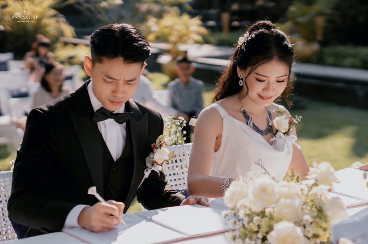 Modern Garden Vows celebration moment 4