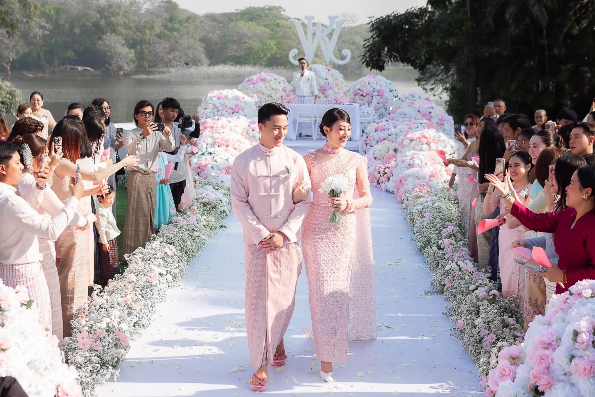 A Blush Garden Celebration: A Blush Garden Celebration